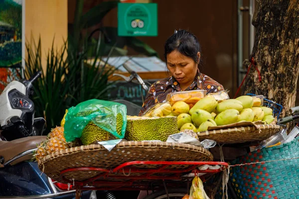 Kobieta Targu Hanoi Wietnamie Lat Listopad 2019 — Zdjęcie stockowe