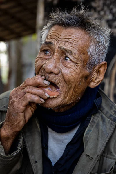 Portret Van Een Oude Man Vietnam — Stockfoto