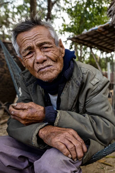 Vietnam Daki Yaşlı Bir Adamın Portresi — Stok fotoğraf