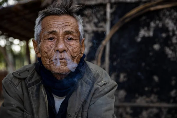 Portret Van Een Oude Man Vietnam — Stockfoto