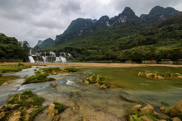 Cascada Ban Gioc Detian Entre Vietnam China —  Fotos de Stock