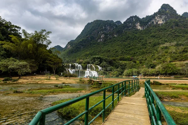 Vodopád Ban Gioca Detiana Mezi Vietnamem Čínou — Stock fotografie