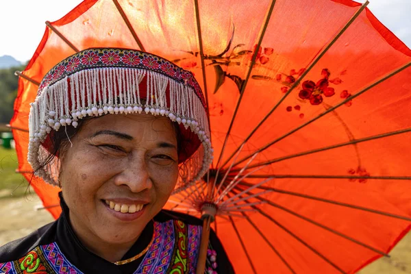 Woman Traditional Dress Ban Gioc Vietnam — Stock Photo, Image