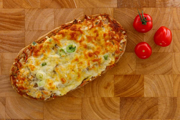 Пицца Помидорами Сыром — стоковое фото