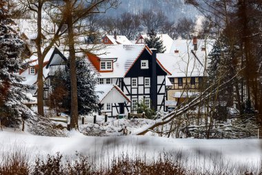 Almanya 'da Herleshausen' in yarı keresteli evleri