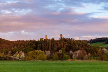 Herleshausen 'deki Werra Vadisi' ndeki Brandenburg Kalesi.