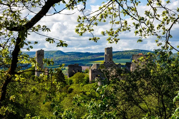 Werra Vadisi 'ndeki Lauchrden' deki Brandenburg Kalesi 'nin harabesi. 