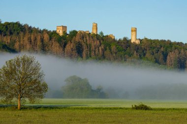 Perşembe günü Brandenburg Şatosu 'nun yıkılması.