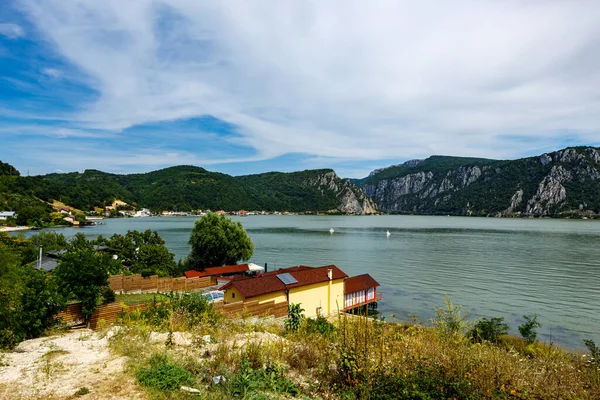 Río Danubio Con Las Grandes Calderas Entre Rumania Serbia —  Fotos de Stock