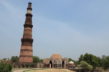 Yeni dehli Hindistan'da minar qutab