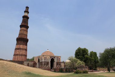 Yeni dehli Hindistan'da minar qutab