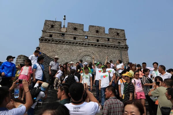 Crowded People at the Great Chinese Wall of Badaling — Stock Photo, Image