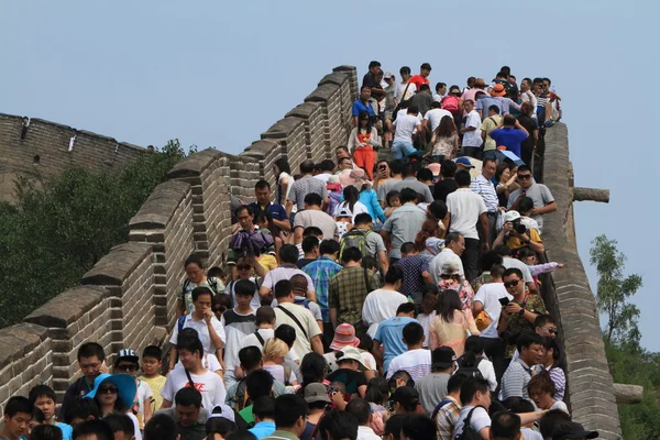 Çin Seddi Badaling, kalabalık insanlara — Stok fotoğraf