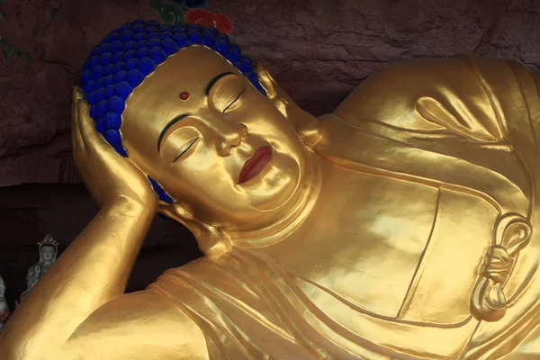 Спящая будда Чэндэ в Китае — стоковое фото