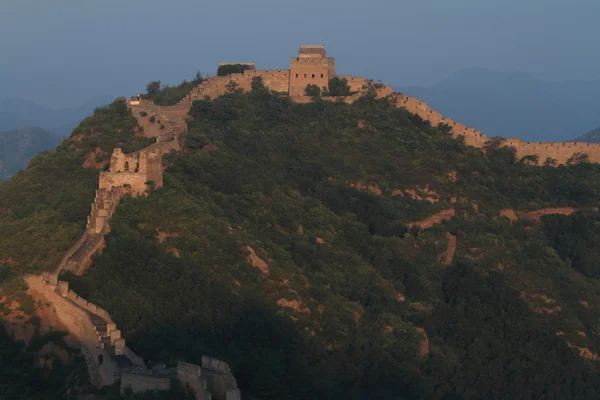 Čínská zeď na Jinshanling Velká čínská s východem slunce brzy ráno — Stock fotografie
