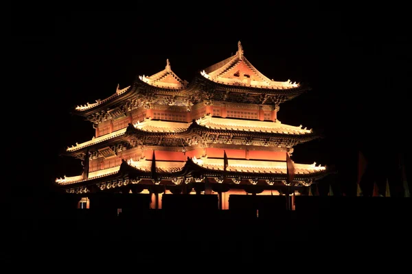 Die Stadtmauer von Datong in China bei Nacht — Stockfoto