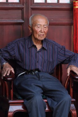 Çin'den yaşlı adam