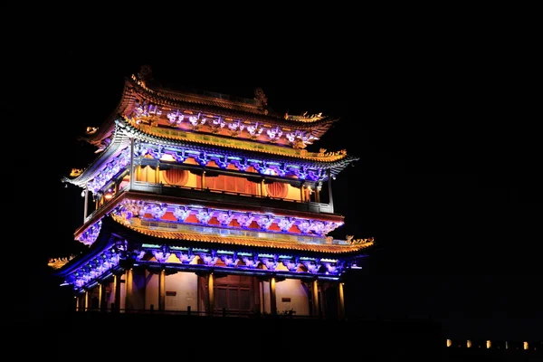 La porta della città di Pingyao in Cina di notte — Foto Stock