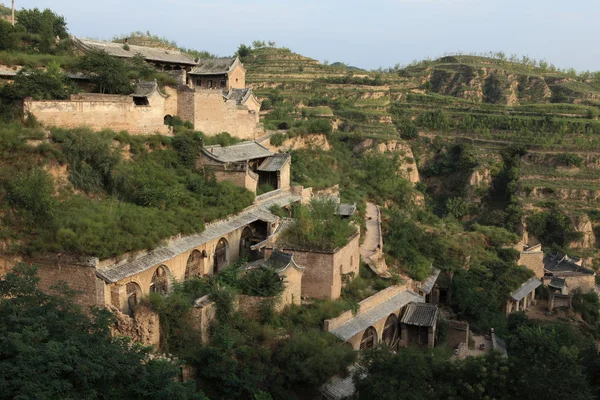 La granja y el pueblo de montaña Lijiashan en China — Foto de Stock