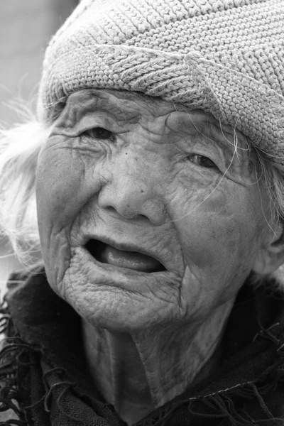 Een zeer oude vrouw uit China — Stockfoto