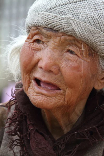 Uma mulher muito velha da China — Fotografia de Stock