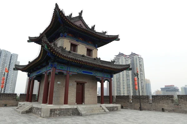 De historische stad muur van Xian in China — Stockfoto