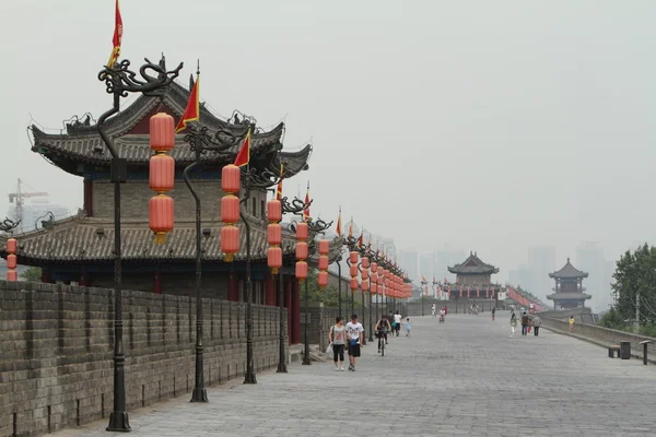 The historic City Wall of Xian in China — Stock Photo, Image