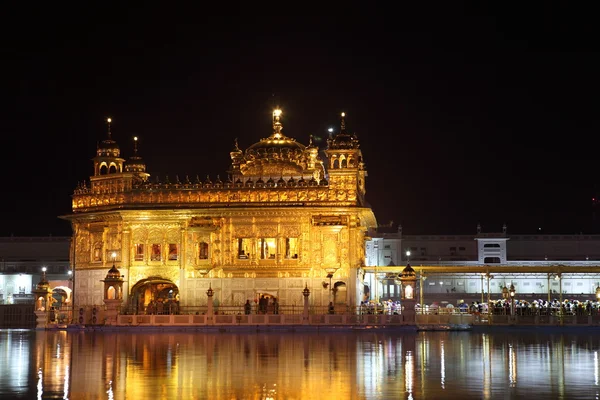 Zlatý chrám Amritsar v Indii — Stock fotografie