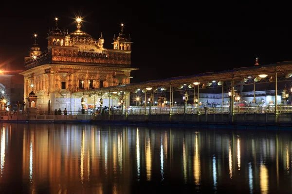 Zlatý chrám Amritsar v Indii — Stock fotografie