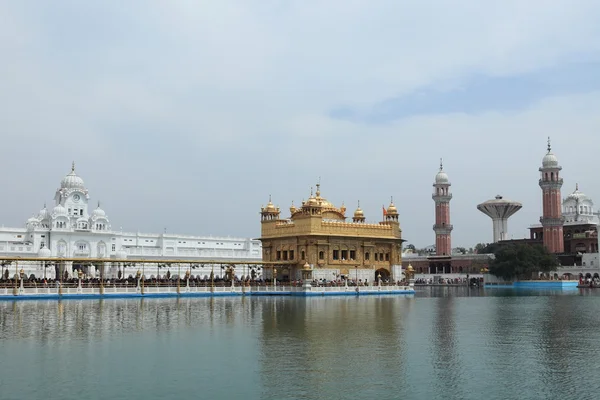 Gyllene templet i Amritsar i Indien — Stockfoto