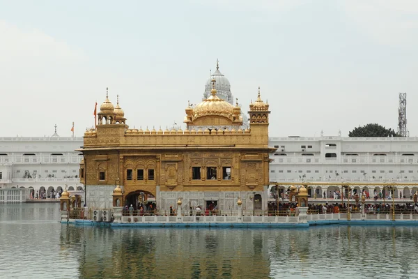 Der goldene amrizar-tempel in indien — Stockfoto