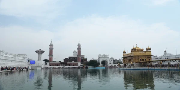 Gyllene templet i Amritsar i Indien — Stockfoto