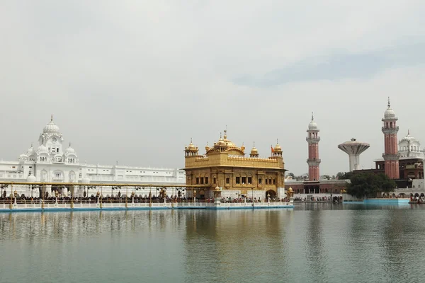 Gyllene templet i Amritsar i Indien — Stockfoto