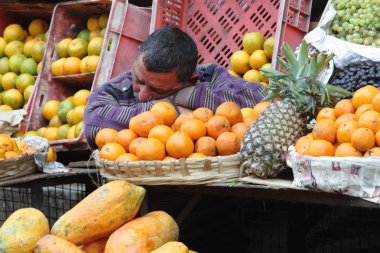 Hindistan'da çok çalışan insanlar