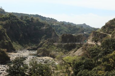 Kuzey Hindistan'da nehir manzara