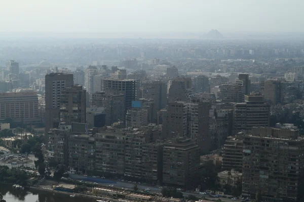 De stad van Cairo in de smog — Stockfoto