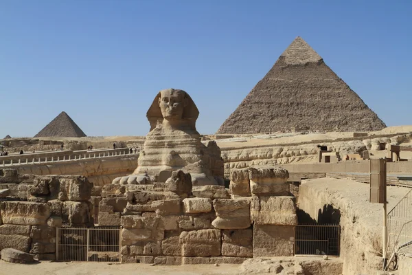 Pyramiderna och sfinxen i Egypten — Stockfoto