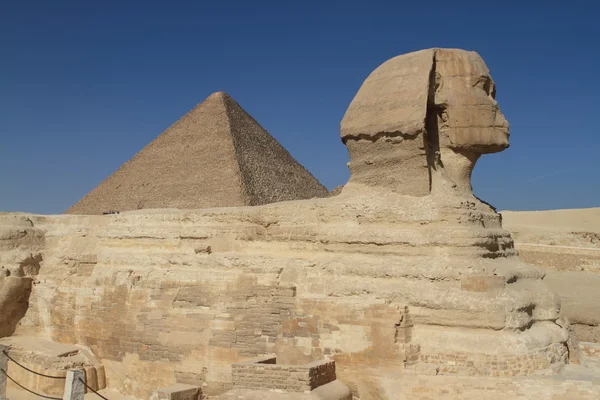 Pyramiderna och sfinxen i Egypten — Stockfoto