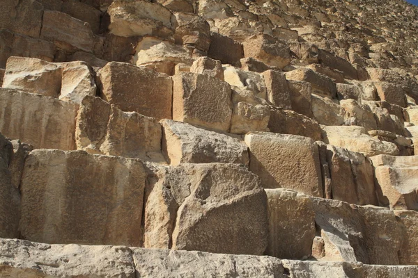 Po kamenných schodech pyramidy — Stock fotografie