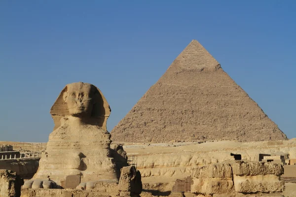 Pyramiderna och sfinxen i Egypten — Stockfoto