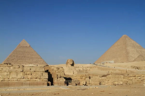 Les pyramides et le sphinx d'Egypte — Photo