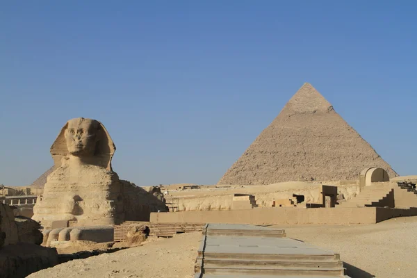 Pyramiden und Sphinx in Ägypten — Stockfoto