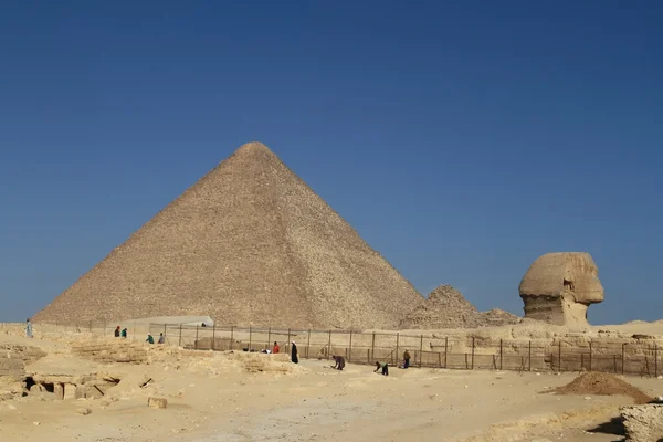 Pyramiderna och sfinxen i Egypten — Stockfoto