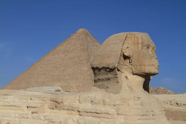 Les pyramides et le sphinx d'Egypte — Photo