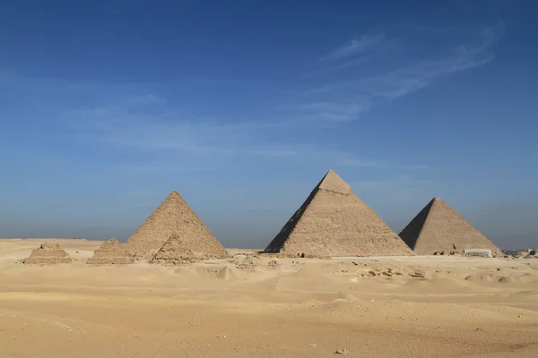 Pyramiderna och sfinxen i Egypten — Stockfoto