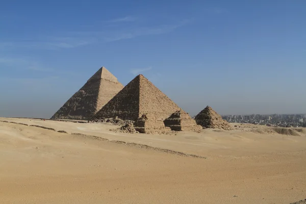 Les pyramides et le sphinx d'Egypte — Photo