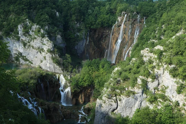 Plitvice Lakes National Park and waterfalls in Croatia — Stock Photo, Image