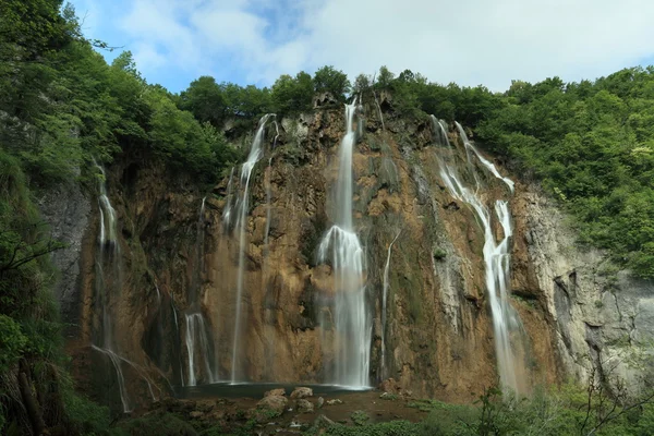 Parque Nacional dos Lagos de Plitvice e cachoeiras na Croácia — Fotografia de Stock