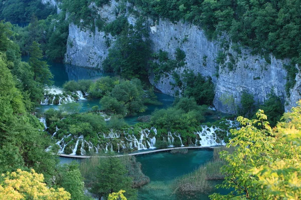 Plitvice Lakes National Park and waterfalls in Croatia — Stock Photo, Image