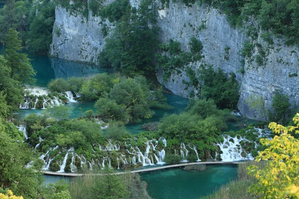 Plitvicei-tavak Nemzeti Park és a vízesések, Horvátország — Stock Fotó